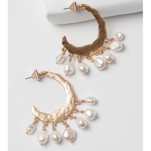 WHBM FRESHWATER PEARL DROP HOOP EARRINGS